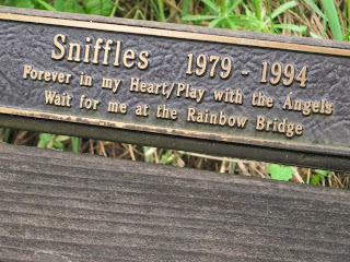 Memorial plaque for Sniffles, 1979-1994.